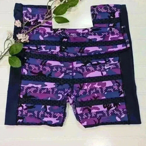 Nike Dri-Fit Purple/Black Patterned Cropped Leggings - Picture 1 of 5